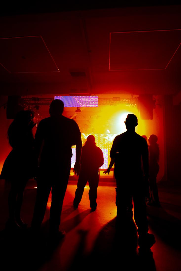 The crowd facing the screen at Casa Nube Wynwood, Miami